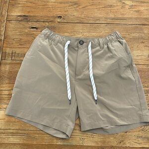 Men’s chubbie 6in med dark khaki shorts